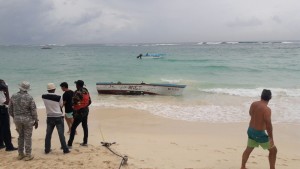 Avión Super Tucano busca 20 personas desaparecidas en alta mar; iban en yola a Puerto Rico 