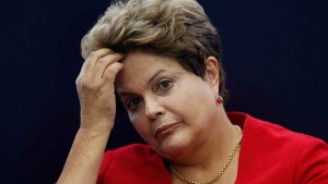 Antes del juicio Rousseff llega al Senado para defenderse