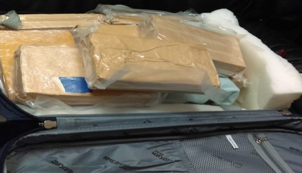 Decomisan más de 21 kilos de droga en el AILA y Punta Cana; tres dominicanos detenidos