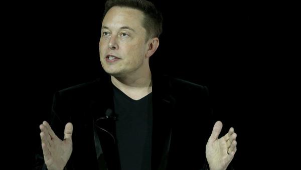 Elon Musk anuncia la construcción del primer techo solar del mundo