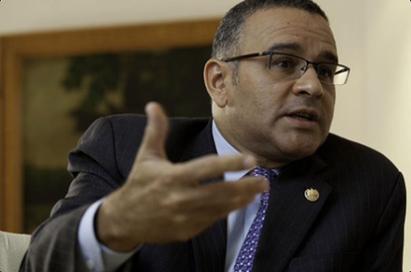 Fiscalía El Salvador revisa presidencia Funes por corrupción