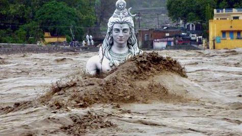 India Mueren al menos 40 personas en inundaciones