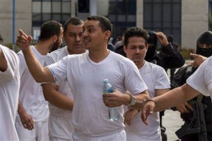 En El Salvador, pandillero operaba con fachada de pastor 