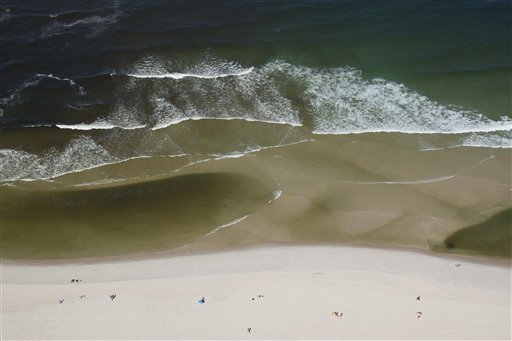 Las playas de Río, peligrosamente sucias