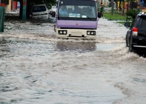 Más de 13,000 evacuados por lluvias de Matthew
