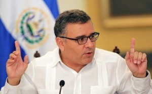 El Salvador: Allanan casa de expresidente Funes investigado por corrupción