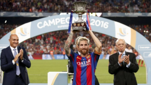 Messi levanta su primer título como capitán del FC Barcelona