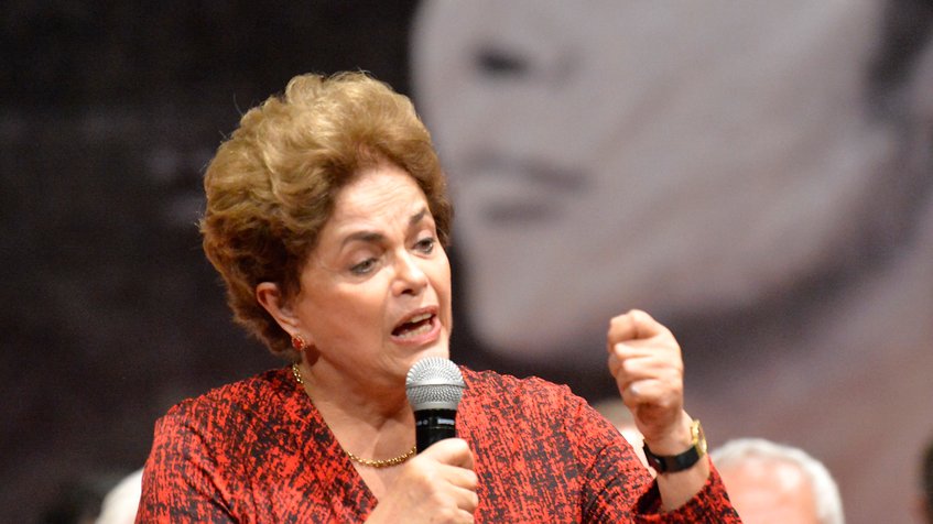 Rousseff asegura que juicio en su contra es una "farsa" tejida por la "elite"