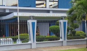 SIB afirma denuncias favorecieron arrestos de ejecutivos Banco Providencial