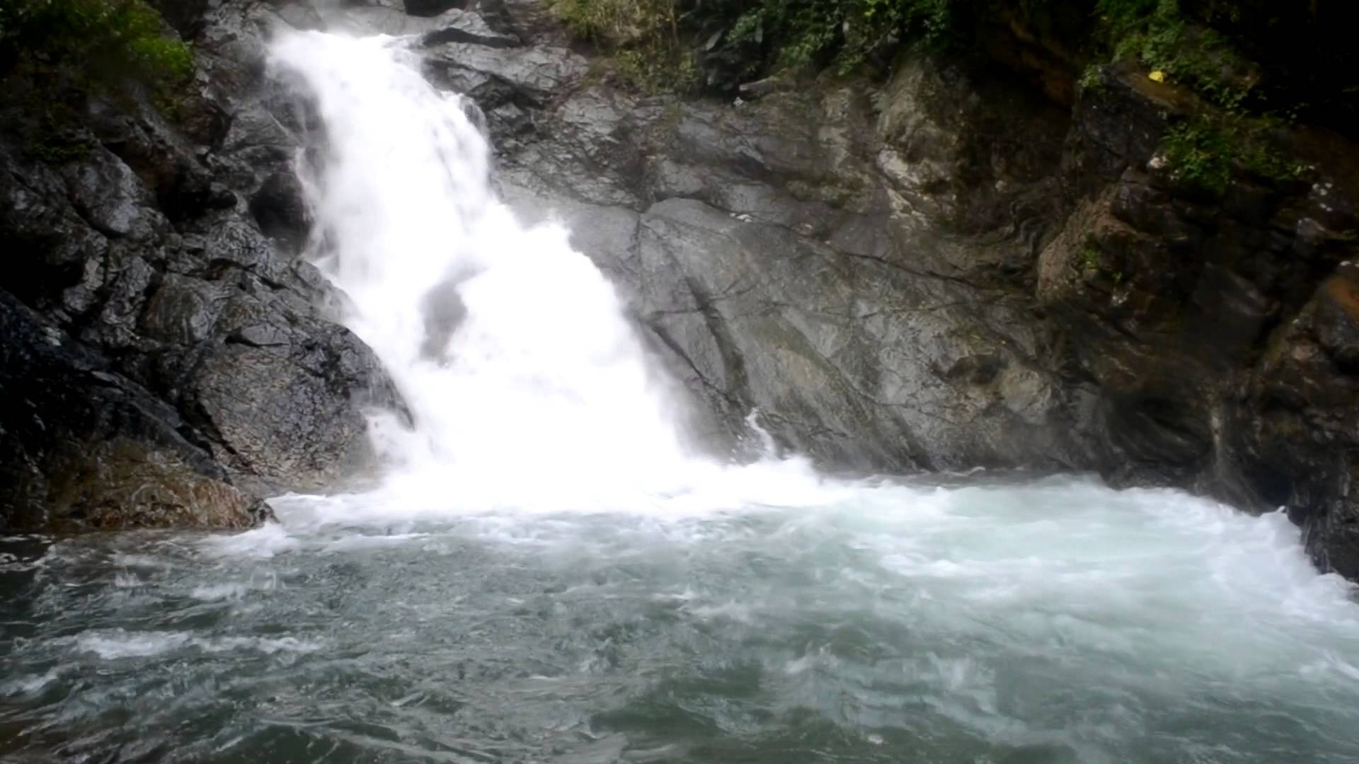 Dos jóvenes de un grupo se ahogan al bañarse en El Salto del río Jima