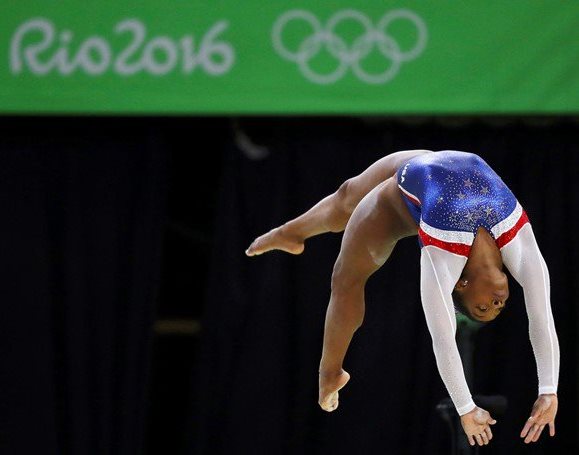 Simone Biles gana concurso general de gimnasia, su segundo oro olímpico en Río 2016