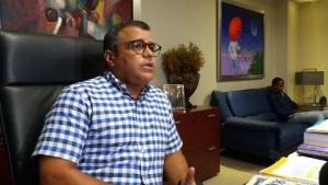 Senador Tommy Galán se desvincula de presunto soborno caso aviones Tucano