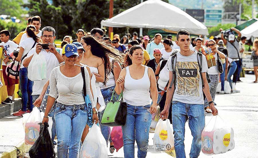 Venezuela y Colombia acuerdan apertura gradual de frontera