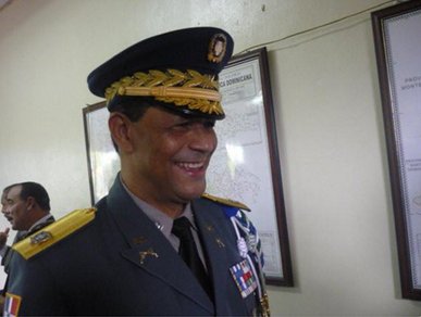 La jefatura de la Policía Nacional designó este jueves al general Víctor Hernández Vásquez como nuevo director del comando Cibao Central de esa institución en esta provincia.
