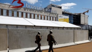 Reportan alertas de bomba en dos aviones que están por aterrizar en Bruselas