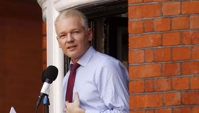 Ecuador autoriza interrogatorio a Assange en embajada