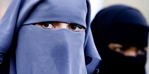 Alemania da un primer paso hacia la prohibición parcial del burka