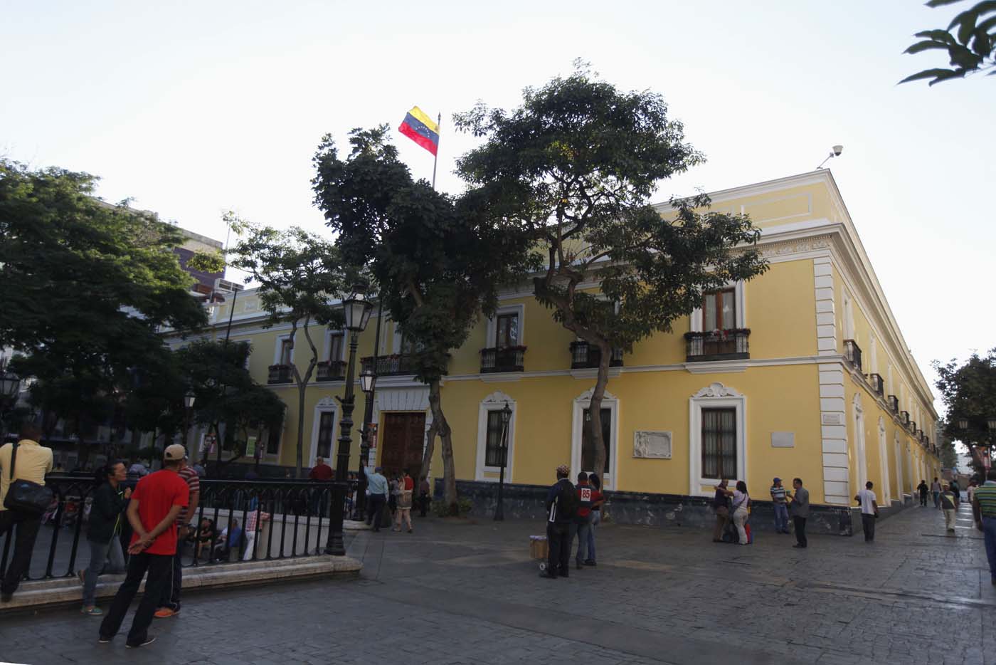 Gobierno de Maduro dice que expulsó a políticos ecuatorianos por actividades “desestabilizadoras”