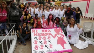 Miles de mujeres salieron a las calles de Perú contra la violencia de género
