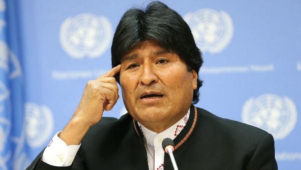 Evo Morales niega crisis económica y ratifica a todos sus ministros