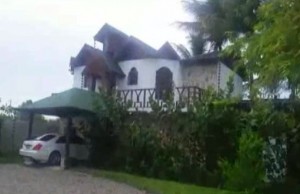 Asaltan residencia del bachatero Luis Vargas 