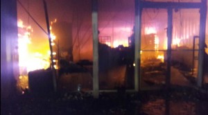 Incendio de más de siete horas afecta dos tiendas de avenida Duarte