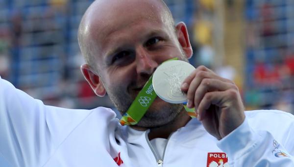Atleta polaco pone a la venta su medalla olímpica por una solidaria iniciativa