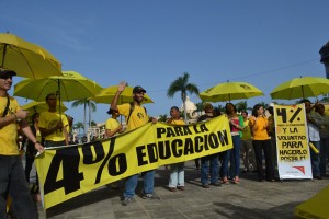 Dirigentes políticos señalan 4% PIB a educación es el nuevo escape de la corrupción