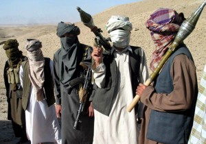 Oficial: fuerzas afganas toman urbe amenazada por talibanes 