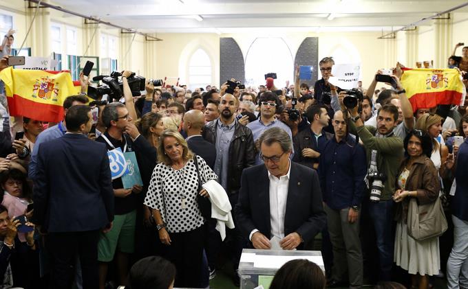 España: Elecciones regionales no pondrán fin a impasse