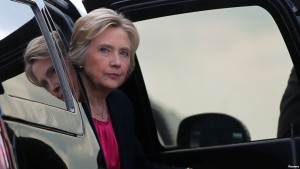 Clinton regresa hoy con dos eventos de campaña