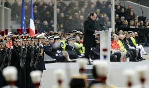 Francia recuerda a víctimas de ataques con un acto en París 