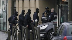 Paris investiga falsa alarma que provocó gran movilización 