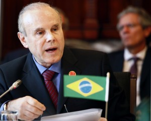 Brasil: Arrestan a ex ministro vinculado con caso Petrobras