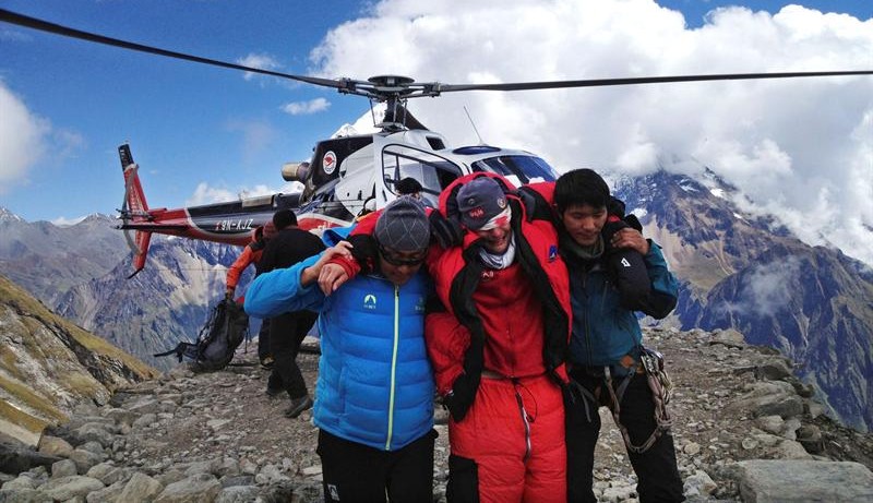 Alud deja 4 montañistas muertos en Nepal