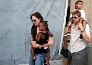 Qué pasó en el fatídico vuelo que selló la separación entre Brad Pitt y Angelina Jolie
