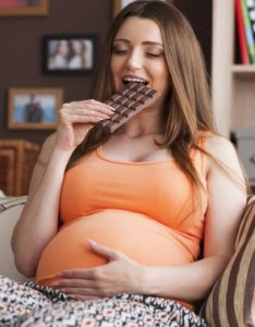 ¿Por qué las embarazadas tienen antojos?