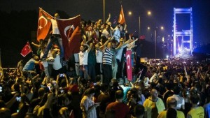 Turquía ordena detener a 121 personas vinculadas a Gulen 