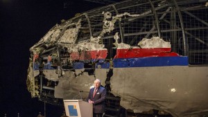 Investigadores: Avión malayo fue derribado por misil ruso