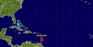 La tormenta tropical Matthew sigue su inusual ruta en Caribe