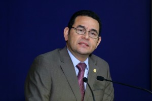 Caso de corrupción salpica a hijo y hermano de presidente de Guatemala