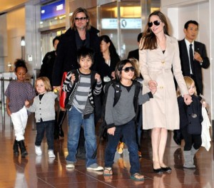 El FBI tiene información sobre un incidente entre Brad Pitt y uno de sus hijos en un vuelo de su avión privado