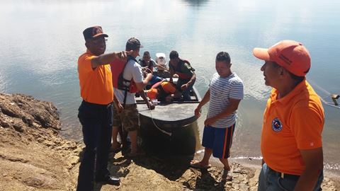 Buscan pescador cuya embarcación se hundió en presa Tavera-Bao