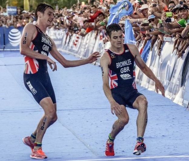 Triatlón: la dramática llegada de Johathan Brownlee en México y cómo su hermano lo ayudó a cruzar la meta