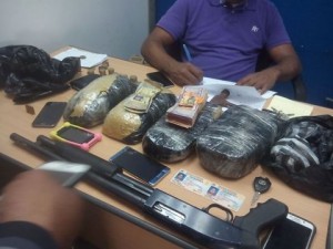 MP y PN decomisan droga y armas de fuego en Dajabón