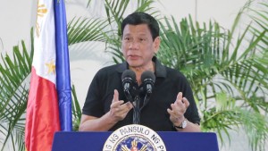 Duterte contento de matar a sospechosos por drogas