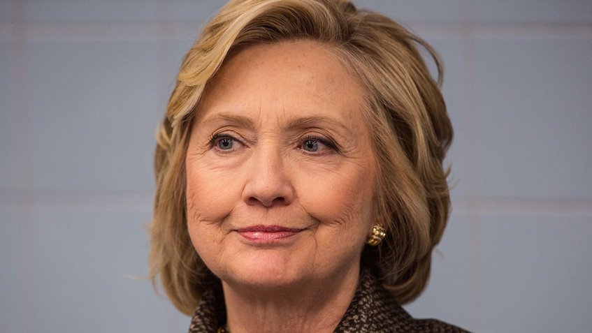 Clinton asegura sentirse "bien" y que retornará a la campaña en breve