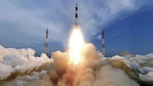 India sitúa por primera vez varios satélites en dos órbitas terrestres
