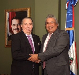 Eduardo Selman recibe al nuevo cónsul en NY Carlos A. Castillo Almonte
