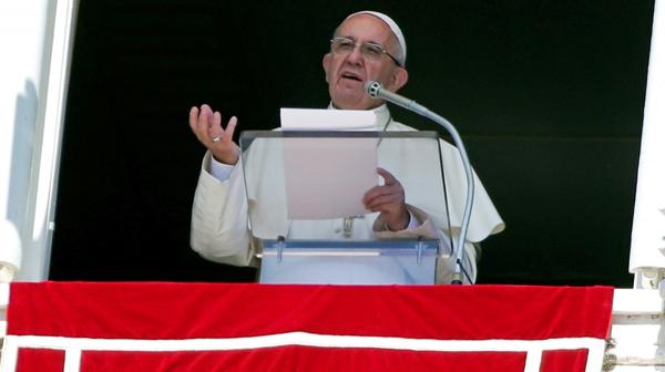 El papa Francisco llamo a rezar por Brasil "en este momento triste"